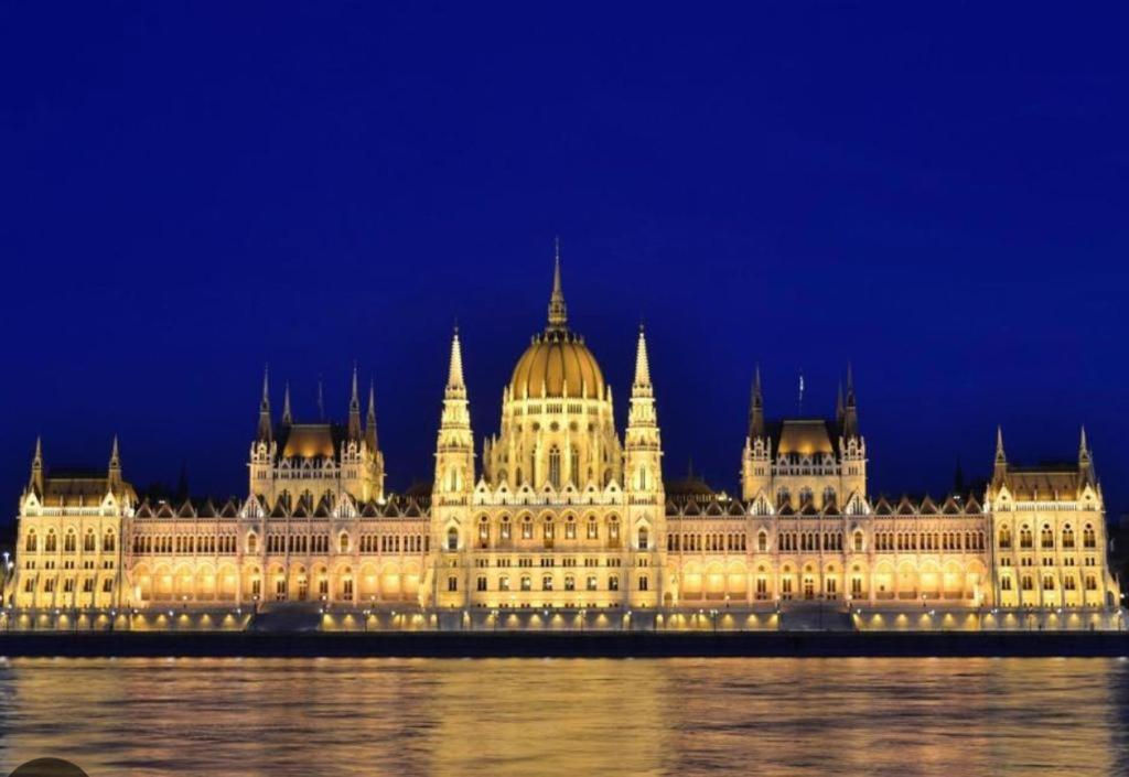 Stylish Spot By The River Danube Budapeşte Dış mekan fotoğraf